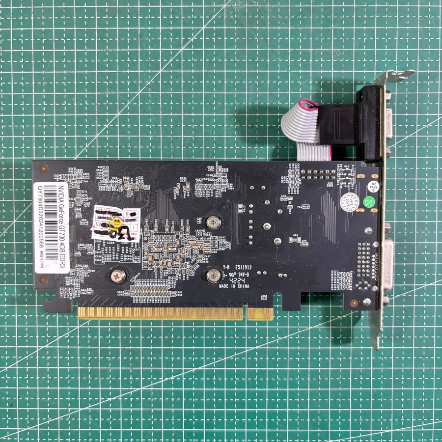VGA QWERTY NVIDIA GeForce GT730 4GB DDR3 - Foto 2